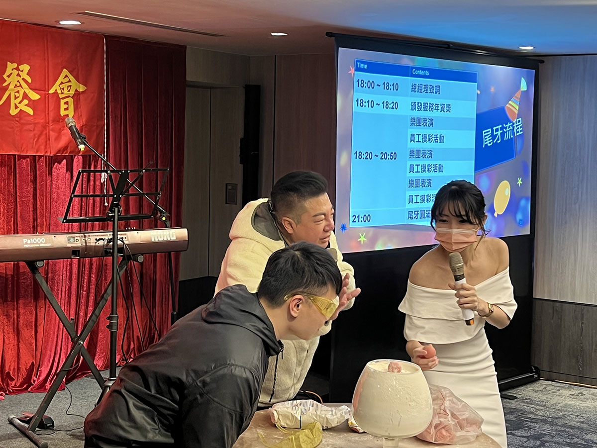 知名合作藝人董哥(董月花) - 金鐘獎綜藝節目主持人 1