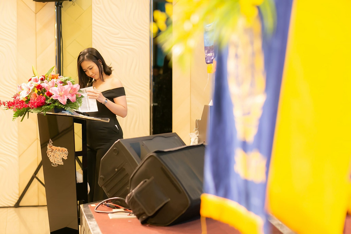 活動主持人的應變技巧：面對突發狀況不慌不忙 1